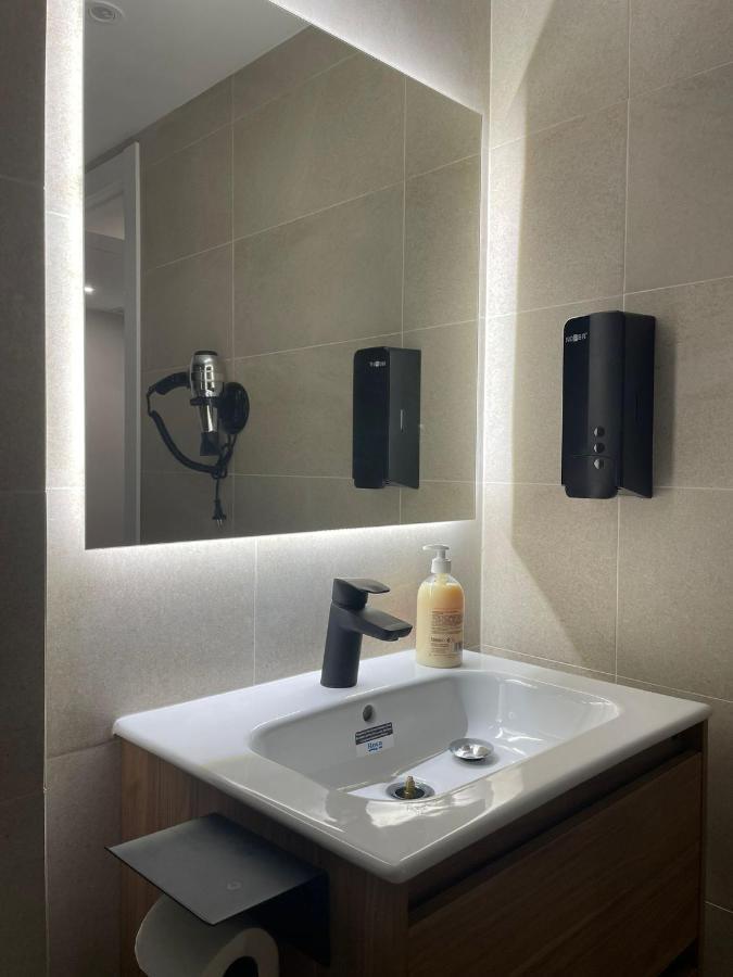 Bonito Piso Cerca Del Campo De Futbol De Barcelona Apartment L'Hospitalet de Llobregat Luaran gambar